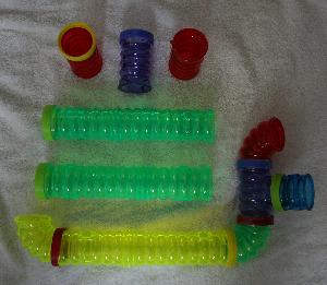 MUOVISET TERRAARIOPUTKET
- 3 kpl (26 cm)
- 3 kpl (9 cm)
- 1 kpl (5 cm)
- 3 kpl (kulmapala)
- 1 kpl (kolmihaara)