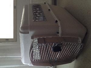 Petmate Sky kennel Ultra
 Koko: Large, n. 90 x 63 x 70 
Vähän käytönjälkiä, mutta ehjä, toimiva ja siistissä kunnossa.
